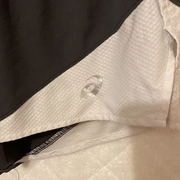 Gray and white running shorts - Picture 2 of 4